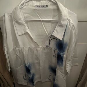 Cute lightweight summer top white and blue size small